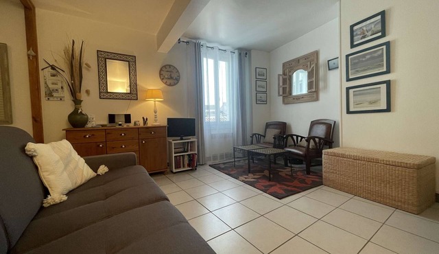 Quiet studio in Saint-Martin-de-Ré near the port