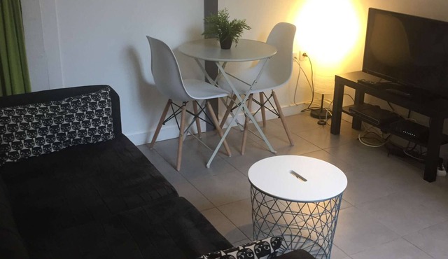 Quiet studio in the Bastide district