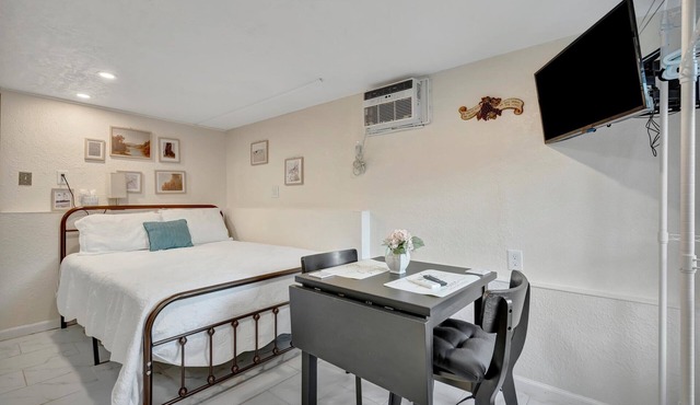 Quiet Studio Near Busch Gardens, Fenced Yard & BBQ