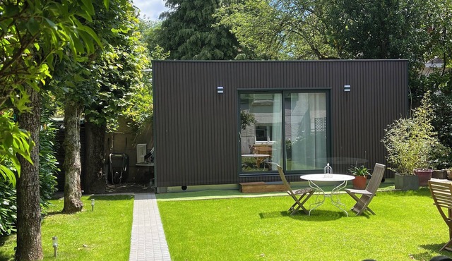 Quiet studio near Versailles and Paris (30 minutes by direct train)