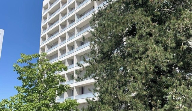 Quiet studio with balcony, parking space
