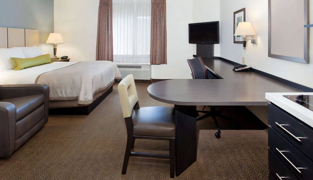 Quiet Stunning Space with Homelike Amenities
