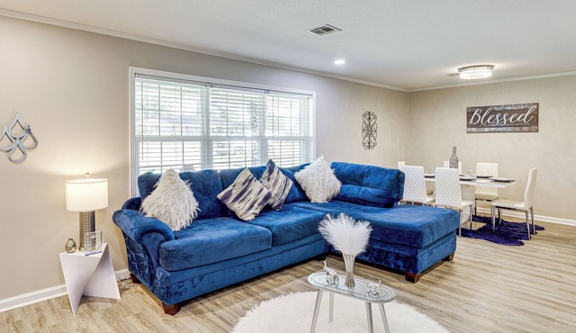 Quiet, Stylish & Convenient Home in Prattville