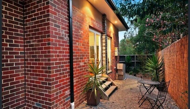 Quiet Suburb Escape — Nature at Your Window