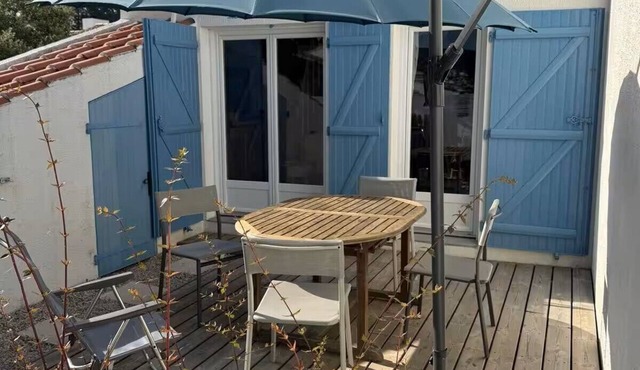 Quiet, swimming pool, near the ocean - Ideal for a small family