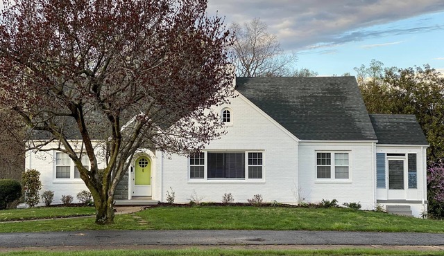 Quiet, Tastefully Decorated 3 BR/2 Bath Home Close To Everything