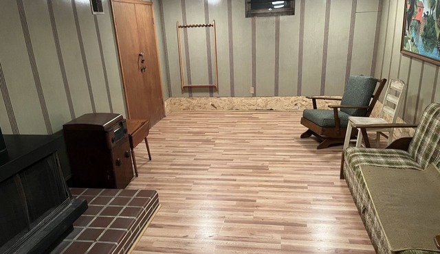 Quiet, Time-Capsule 3-Bedroom home in Whitesboro