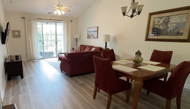 Quiet top floor condo in Barefoot Resort, 4 top courses, minutes from the beach