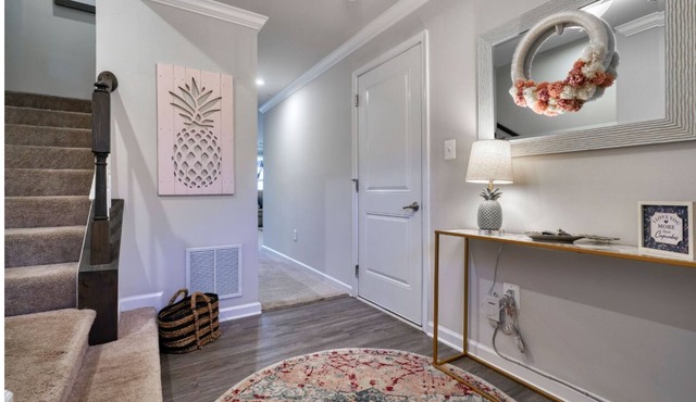 Quiet Townhome - Located near major hospitals and Tradepoint Atlantic