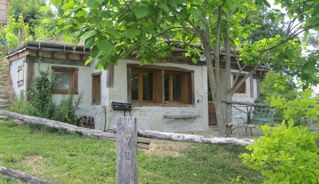 Quiet tree house in the bugey region