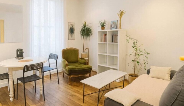 Quiet two-room apartment, old parquet floor - line 11