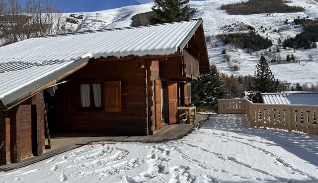 Quiet, typical chalet with breathtaking views