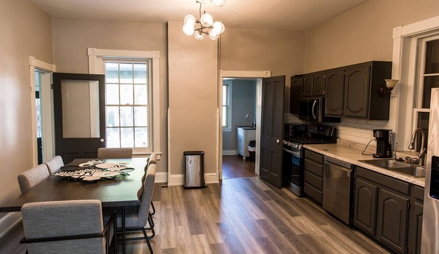 ❤️Quiet, Upscale, 5 Bedroom, Walk to Downtown❤️