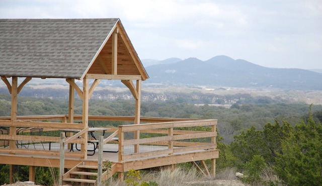 Quiet Utopia Cabin w/Deck & Mountain Views!