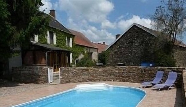 Quiet vacation hideaway with private heated pool, spa, sauna