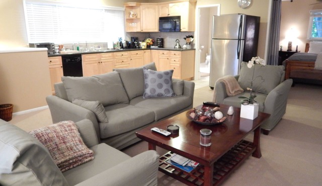Quiet Valley Village, 1 BR, 1 BA, apartment, located near Universal & Hollywood