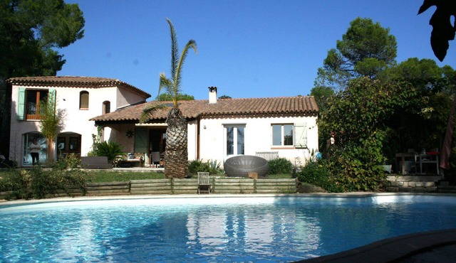 QUIET VILLA NOT OVERLOOKED