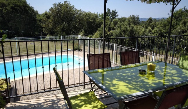 Quiet villa, sleeps 6, private pool