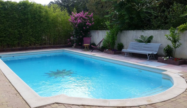 Quiet villa with large pool