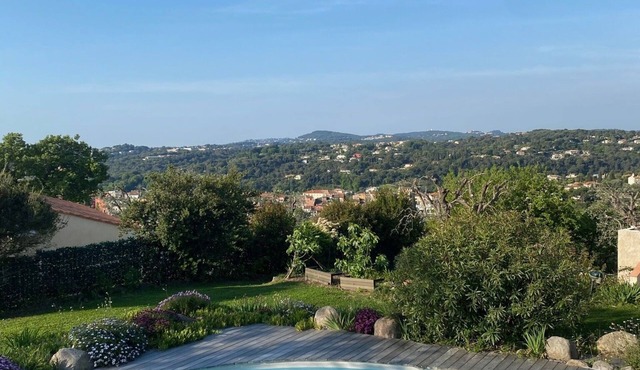 Quiet villa with panoramic view and separate studio