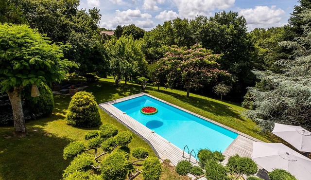 Quiet villa with pool in Arbonne