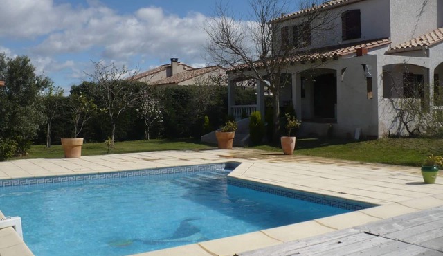 Quiet villa with private pool well equipped and well located
