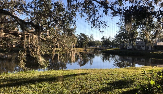 Quiet villa with serene lake view - one-month minimum - April through November