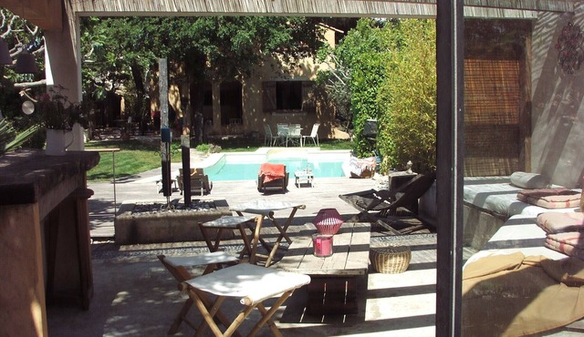 Quiet villa, without vis-à-vis with swimming pool.