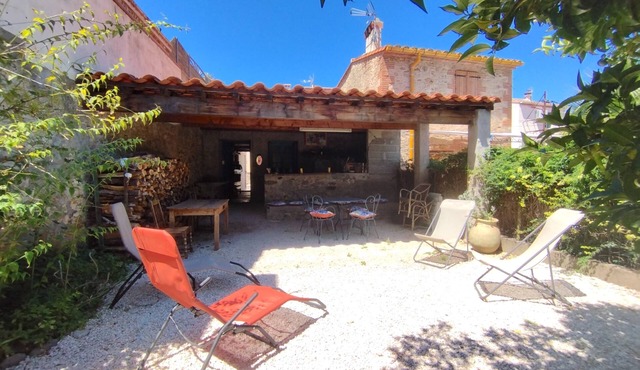 Quiet village house, air conditioning and shady garden - 10 km from the beach - Bicycle path
