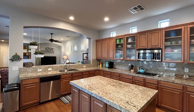 quiet , walkable neighborhood near Wigwam resort