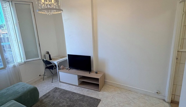 Quiet, warm apartment