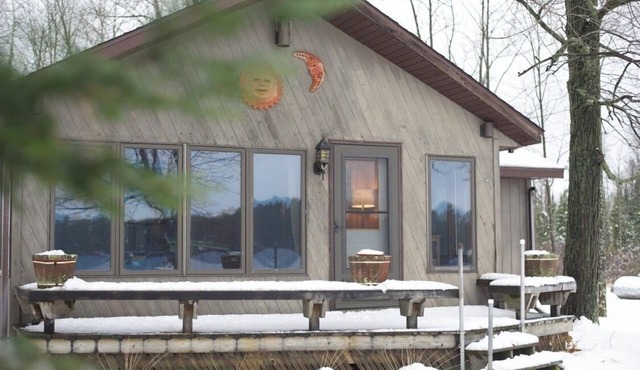 Quiet waterfront cabin near Tomahawk & Minocqua, Pet friendly