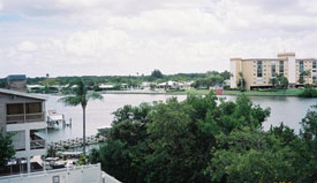 Quiet Waters by Florida Lifestyle Vacation Rentals