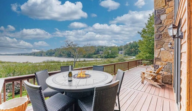 Quiet Waters LakeFront Escape