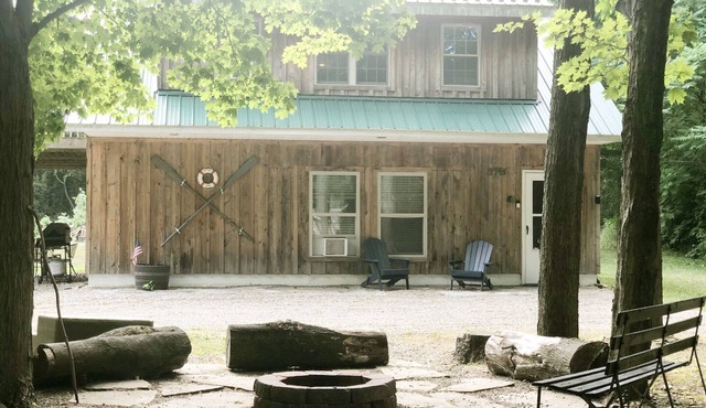 Quiet weekend getaway - In the middle of Lake Erie Wine Country