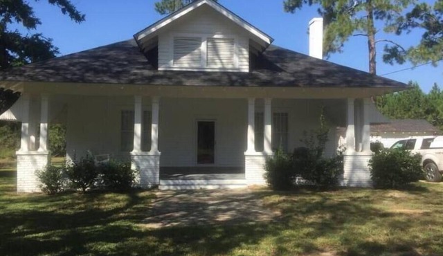 Quiet Wilcox County Retreat-Long Leaf Pine Lodge