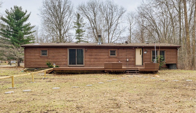 Quiet Wooded Escape! Metro Detroit Basecamp