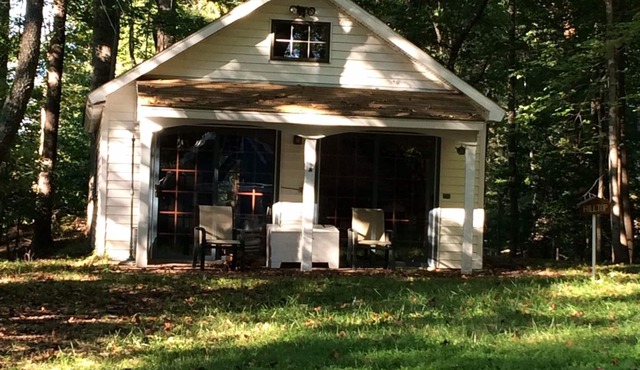 Quiet Woodland cottage near St. Leonard's Creek