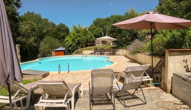 Quietly situated, Perigord Noir. Adults only.