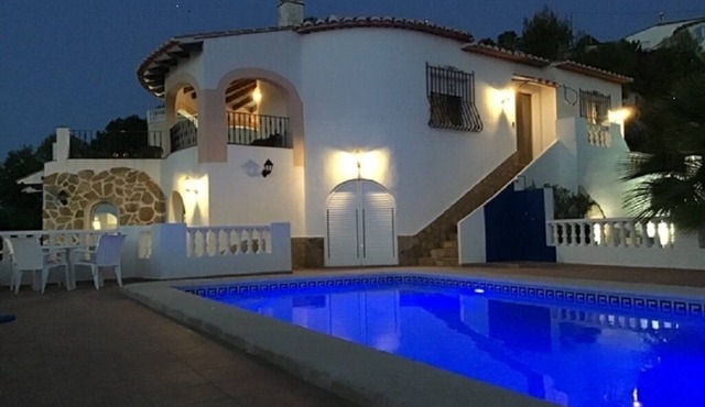 Quietly situated Villa with panoramic views, and private pool, free wifi