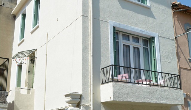 Quillan House and Studio apartment with rooftop terrace in Centre of Quillan