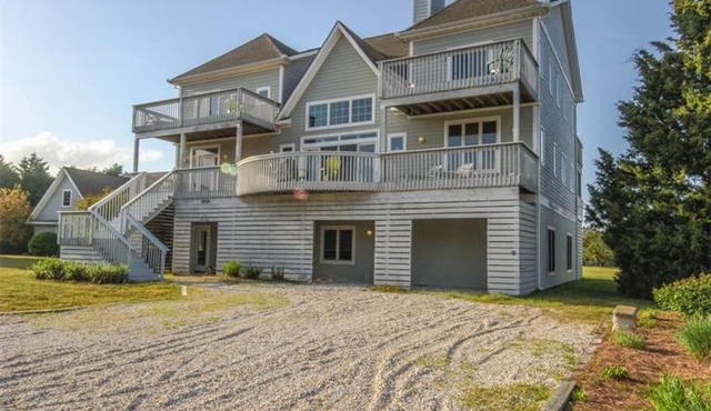 Quillens Point - 38759 Apple