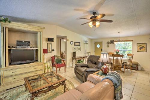 Quincy Home w/Deck & Outdoor Patio Furniture