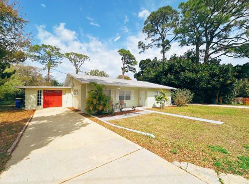 Quinn`s Riverside Retreat