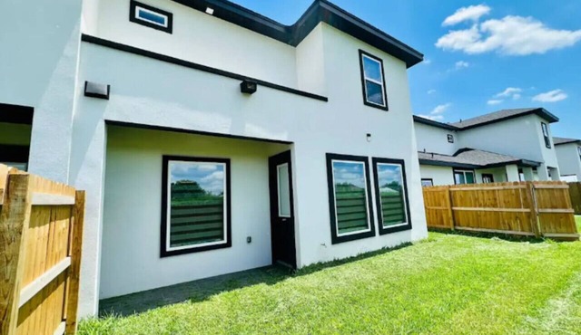 Quinta Real Townhomes - 4909