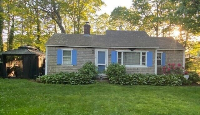 Quintessential 2 Bedrooms- Close to NEW Rail Trail & Playground, Central AC