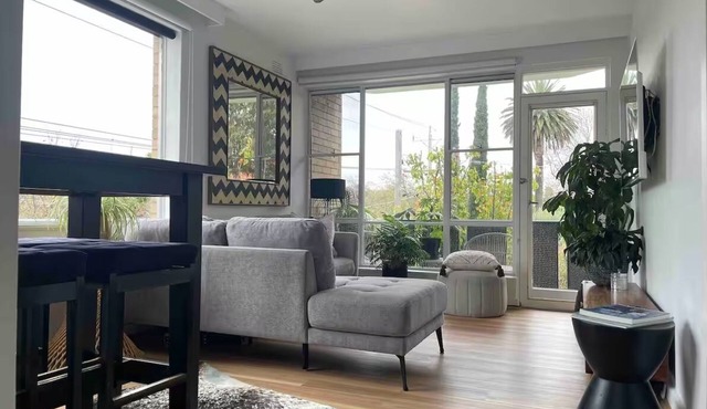 Quintessential Beachside Apartment