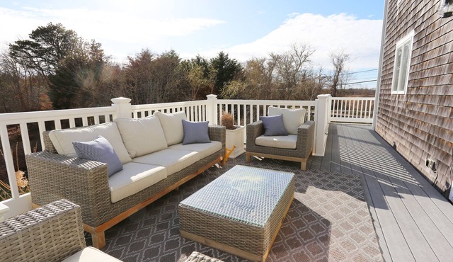 Quintessential colonial with amazing natural light throughout, cathedral ceilings, and ample room to both spread out and entertain.