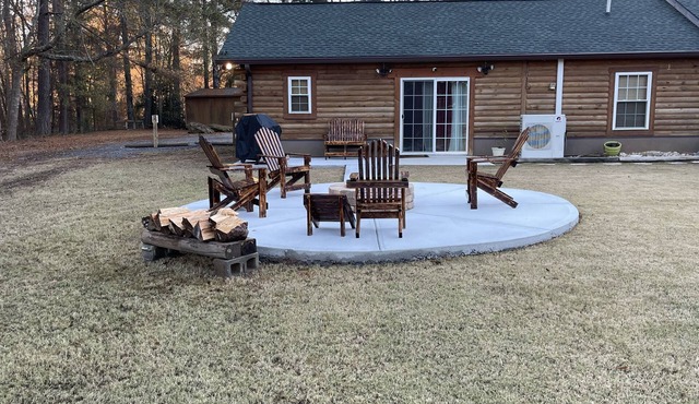 Quintessential escape to a log cabin!