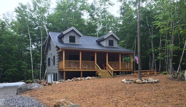 Quintessential Frye Island on beautiful Sebago Lake
